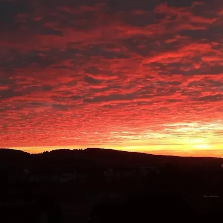 Auf Einen Blick - Gemuetliches In Der Geteilten Eines Freundlichen Paares