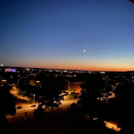 Apartment Auf Einen Blick - Gemuetliches In Der Geteilten Eines Freundlichen Paares